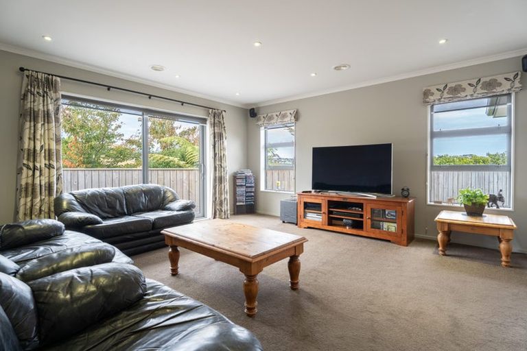 Photo of property in 178 Mark Avenue, Grenada Village, Wellington, 6037