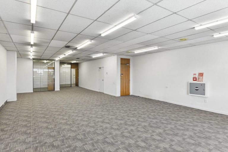 Photo of property in 224 Oxford Street, South Dunedin, Dunedin, 9012