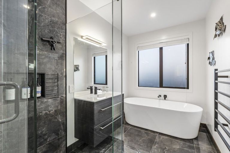 Photo of property in 7 Tahi Street, Albert Town, Wanaka, 9305