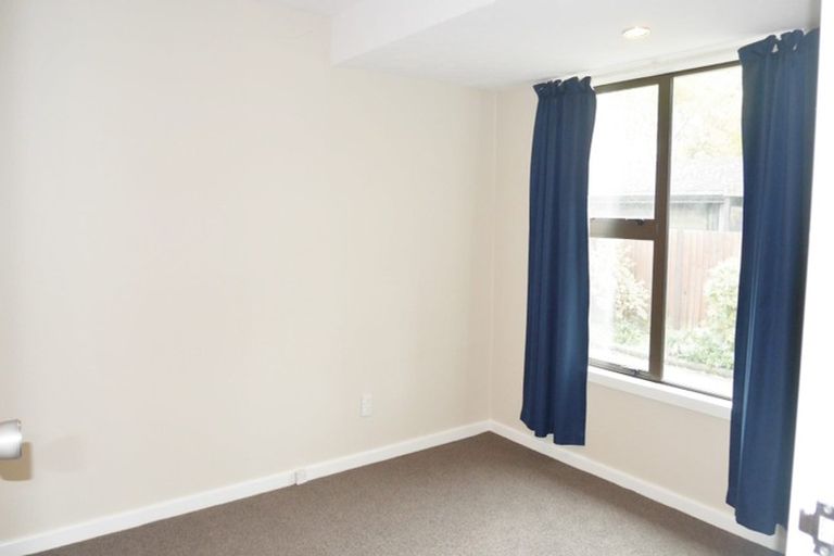 Photo of property in 32 Glenharrow Avenue, Avonhead, Christchurch, 8042