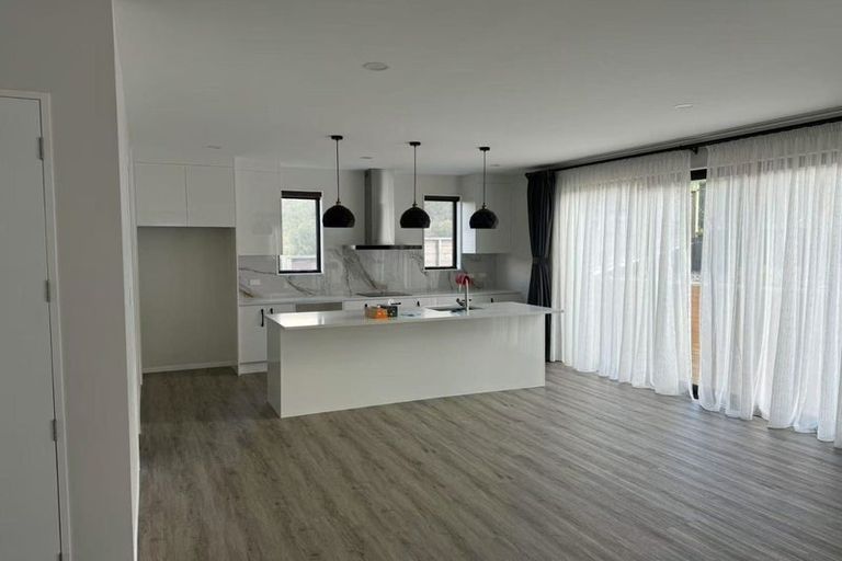 Photo of property in 28 Tawatawa Street, Long Bay, Auckland, 0630