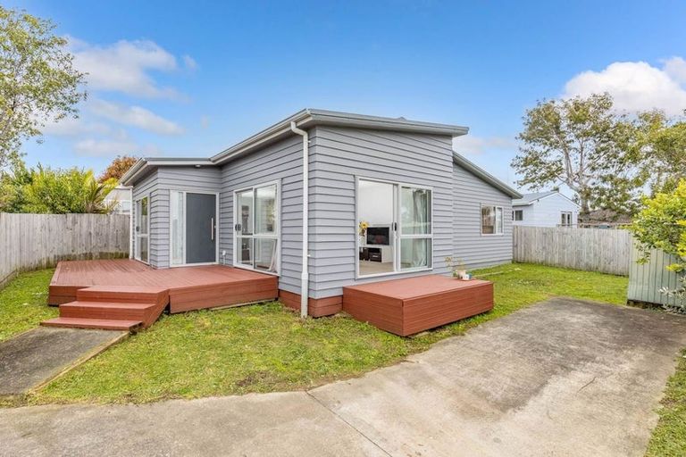 Photo of property in 163a Beach Haven Road, Beach Haven, Auckland, 0626
