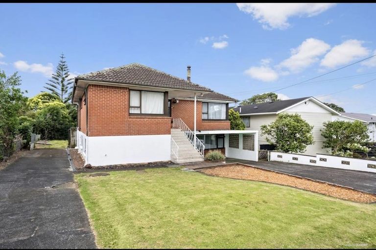 Photo of property in 18 Royal Road, Massey, Auckland, 0614