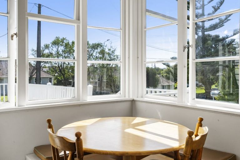 Photo of property in 13 Philomel Crescent, Bayswater, Auckland, 0622