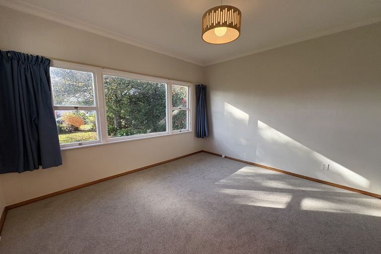 Photo of property in 17 Howard Road, Taradale, Napier, 4112