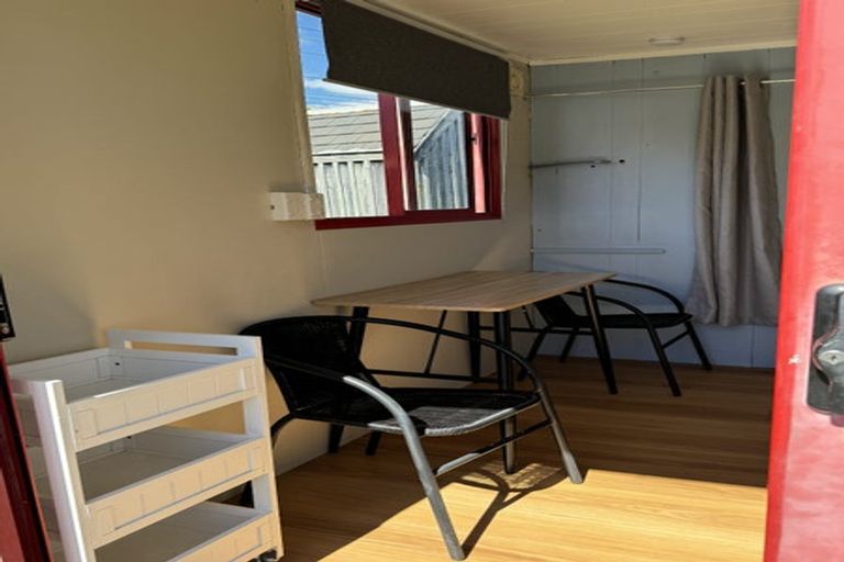 Photo of property in 22 Vina Place, Massey, Auckland, 0614