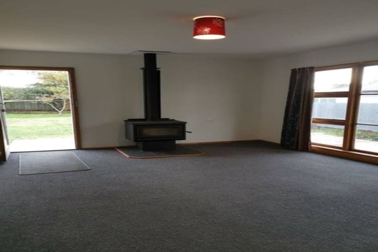 Photo of property in 18 Vivian Street, Burwood, Christchurch, 8083