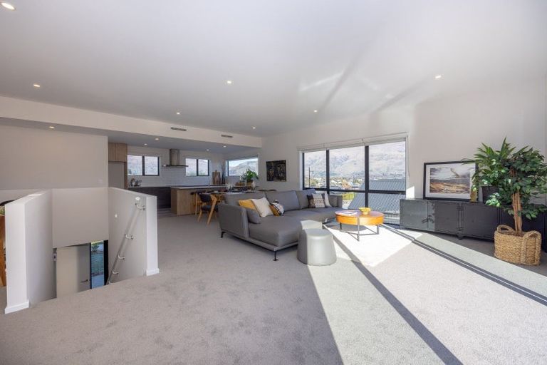 Photo of property in 60 Kirimoko Crescent, Wanaka, 9305