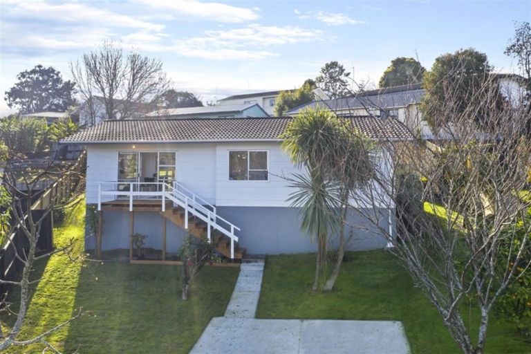 Photo of property in 5 Jarrah Place, Massey, Auckland, 0614