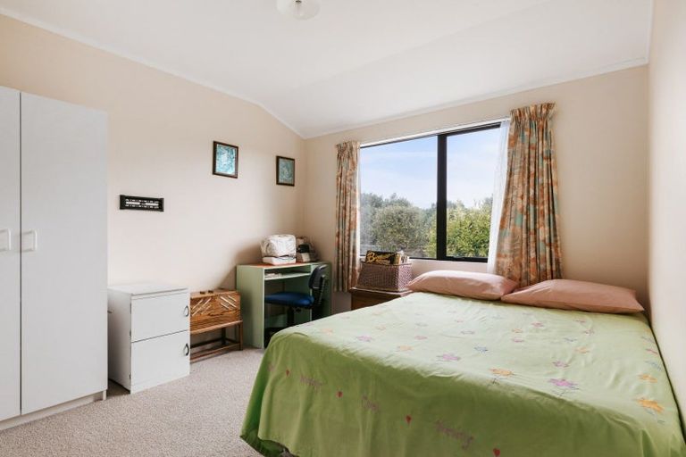 Photo of property in 76 Dalton Drive, Papamoa Beach, Papamoa, 3118
