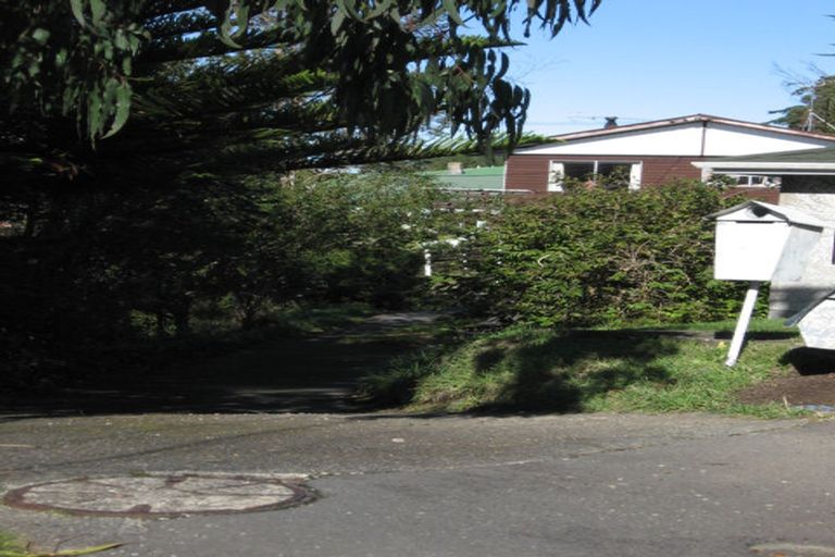 Photo of property in 7b Stella Grove, Newlands, Wellington, 6037