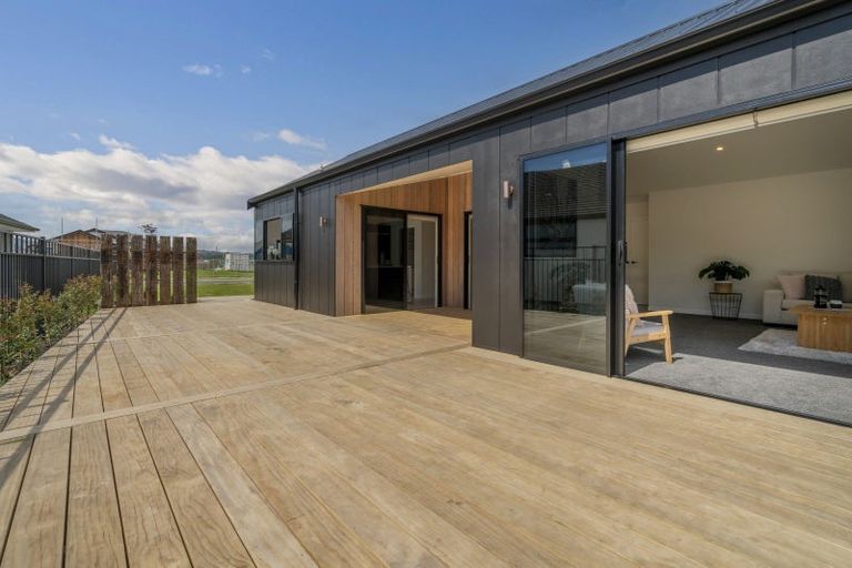 Photo of property in 4 Ngaroma Crescent, Whitianga, 3510