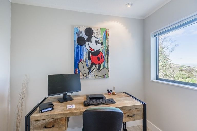 Photo of property in 11 Kea Street, Waikanae, 5036