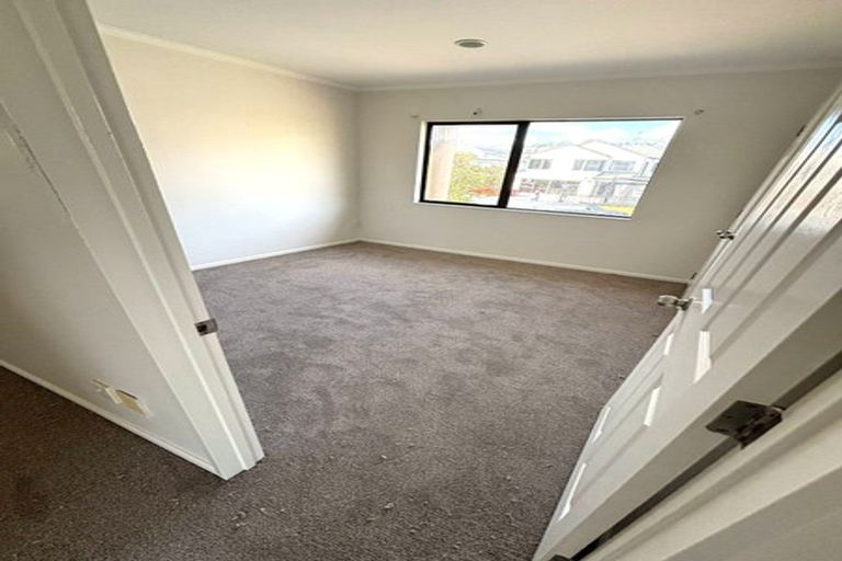 Photo of property in 14 Arrowsmith Drive, Clover Park, Auckland, 2019