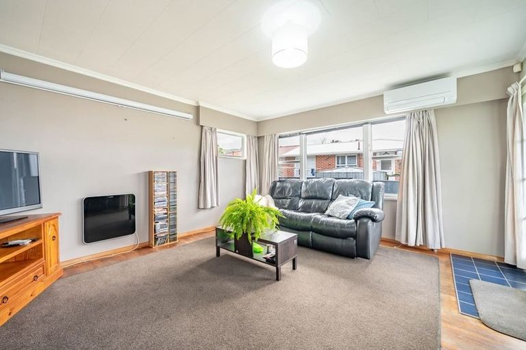 Photo of property in 87a Karamu Crescent, Wainuiomata, Lower Hutt, 5014