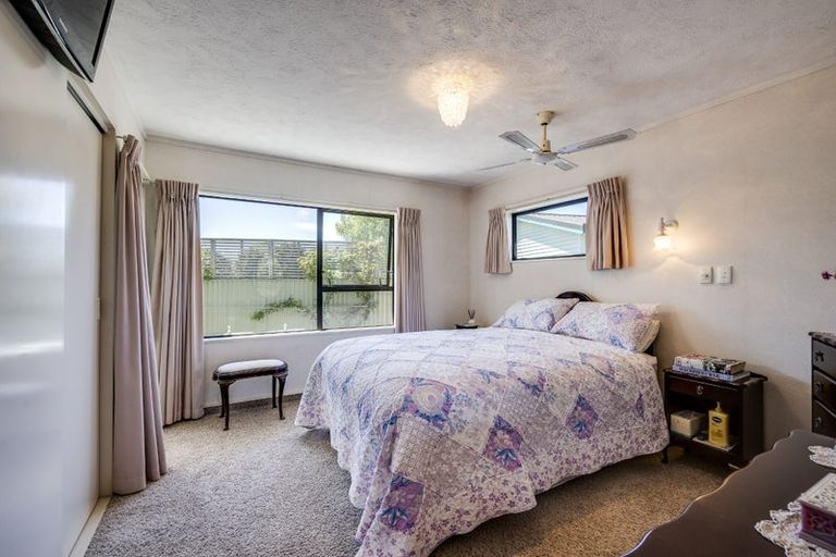 Photo of property in 6a Chester Street, Taradale, Napier, 4112