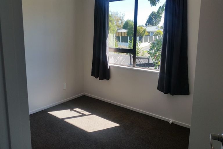 Photo of property in 60 Hillcrest Drive, Kelvin Grove, Palmerston North, 4414