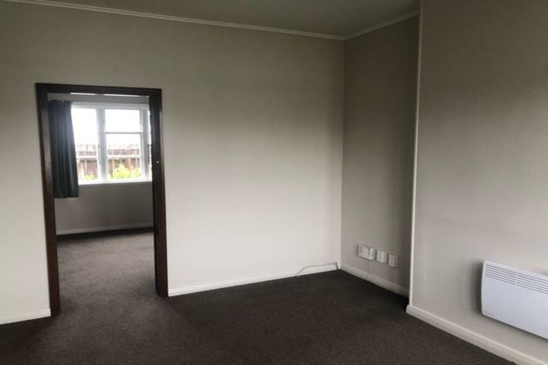 Photo of property in 192 Rathgar Road, Henderson, Auckland, 0610