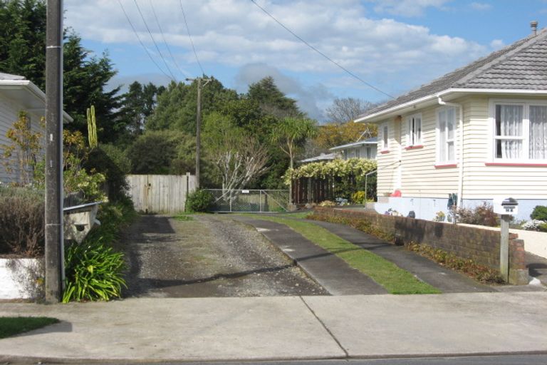 Photo of property in 14b Trafalgar Street, Westown, New Plymouth, 4310