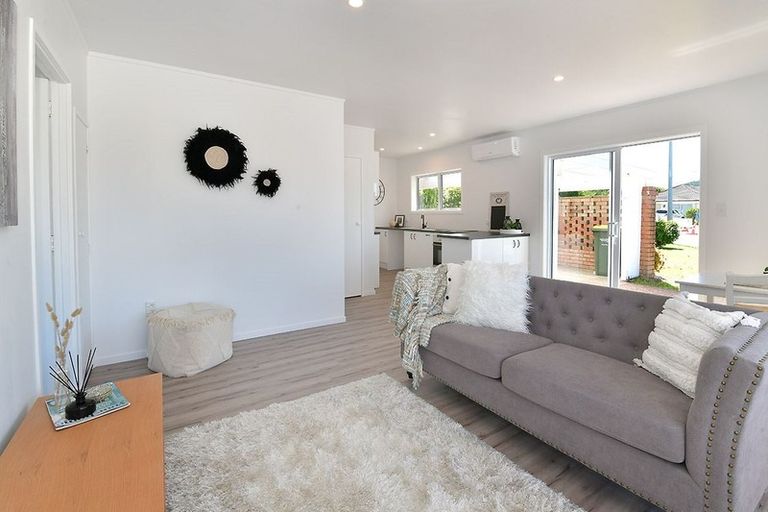 Photo of property in 1/70 Florence Avenue, Orewa, 0931