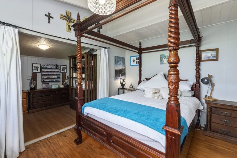 Photo of property in 166 Opanuku Road, Henderson Valley, Auckland, 0612