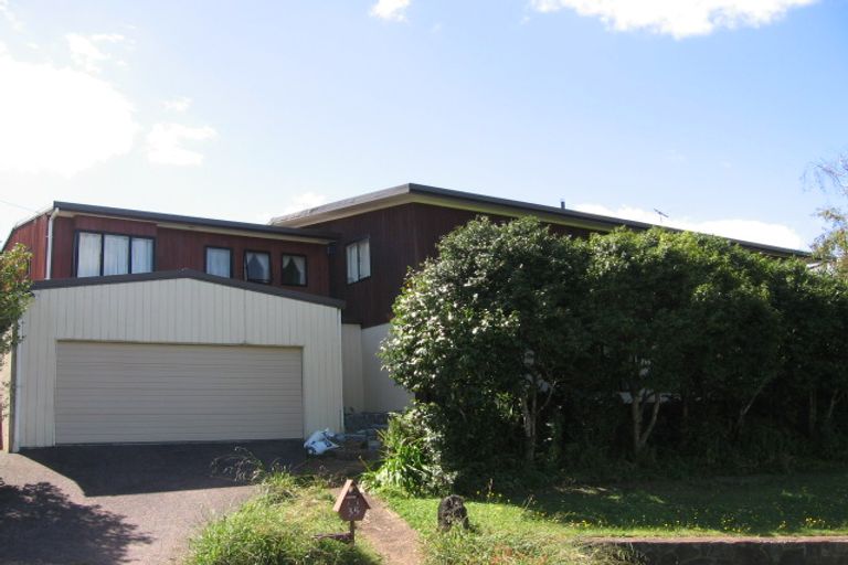 Photo of property in 35 Peter Terrace, Castor Bay, Auckland, 0620