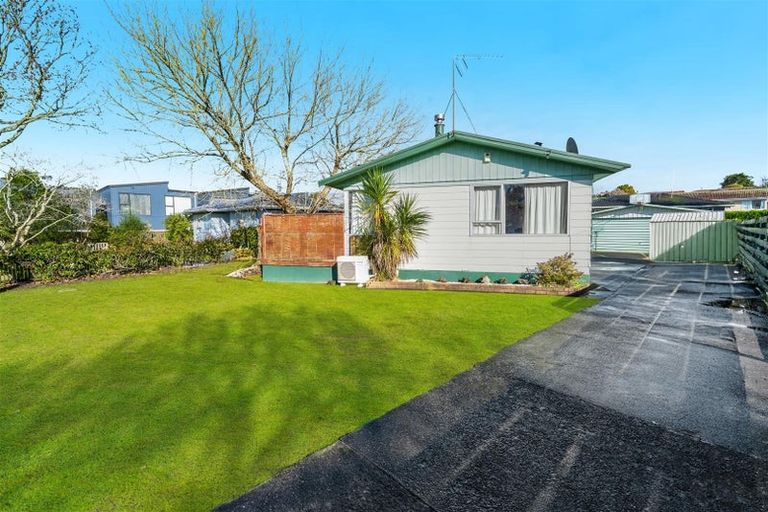 Photo of property in 7 Lipton Grove, Opaheke, Papakura, 2113