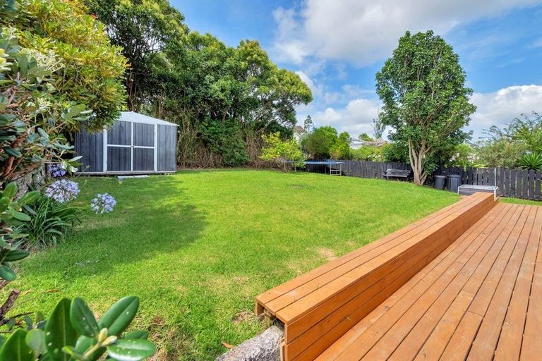 Photo of property in 15 Awaroa Road, Helensville, 0800