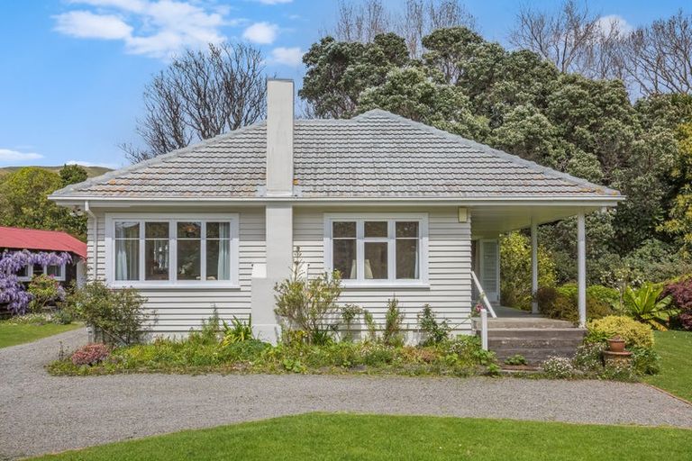 Photo of property in 31-33 Karu Crescent, Waikanae, 5036