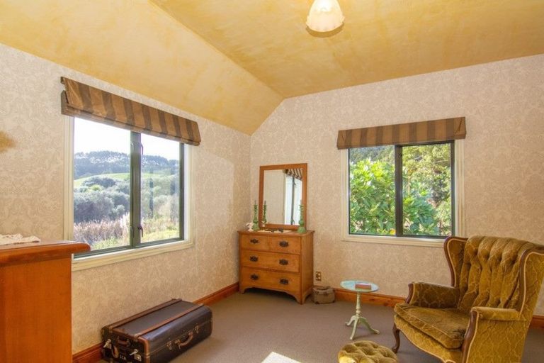 Photo of property in 420 Mangakura Road, Helensville, 0875