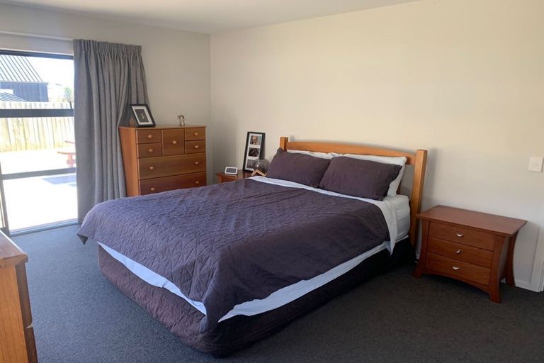 Photo of property in 39 Kingfisher Crescent, Albert Town, Wanaka, 9305