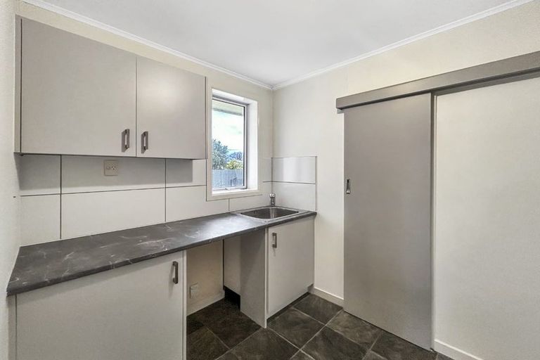 Photo of property in 45 Kilmarnock Street, Wallacetown, 9816