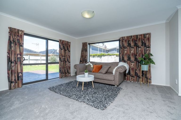 Photo of property in 10 Tarrango Way, Rototuna, Hamilton, 3210