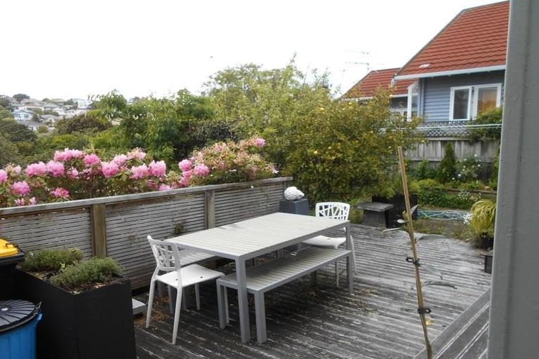 Photo of property in 53 Creswick Terrace, Northland, Wellington, 6012