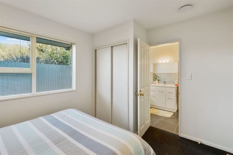 Photo of property in 52 Englefield Road, Northwood, Christchurch, 8051