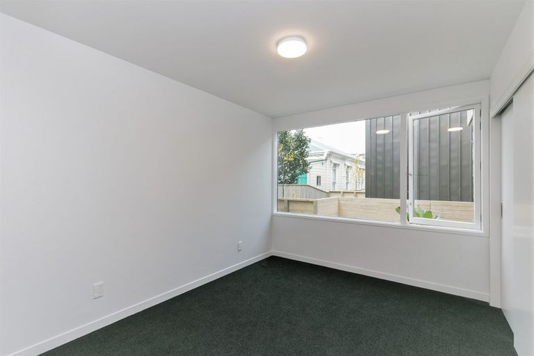Photo of property in 74u7 Derwent Street, Island Bay, Wellington, 6023