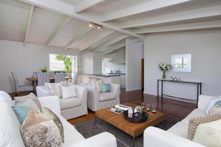 Photo of property in 21 Rimu Street, New Lynn, Auckland, 0600