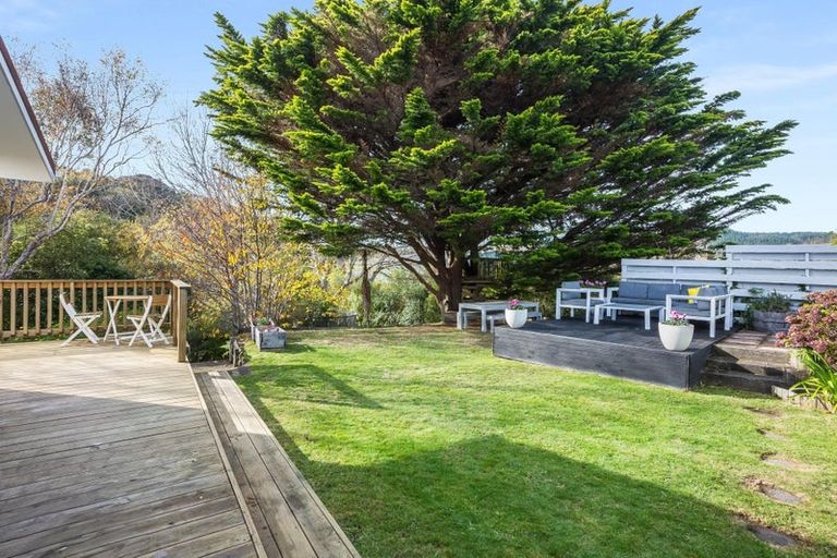 Photo of property in 22 Solander Place, Whitby, Porirua, 5024