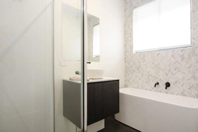 Photo of property in 2 Lewann Lane, Helensville, 0800