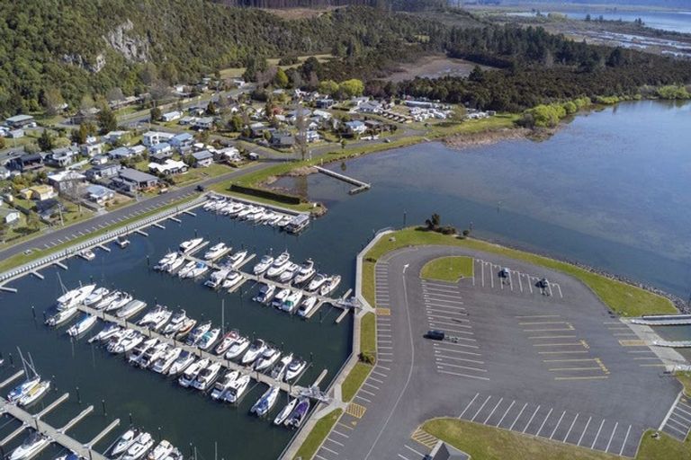 Photo of property in 14 Motuoapa Esplanade, Motuoapa, 3382