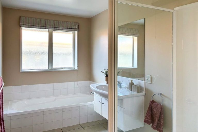 Photo of property in 17 Caleb Place, Northwood, Christchurch, 8051