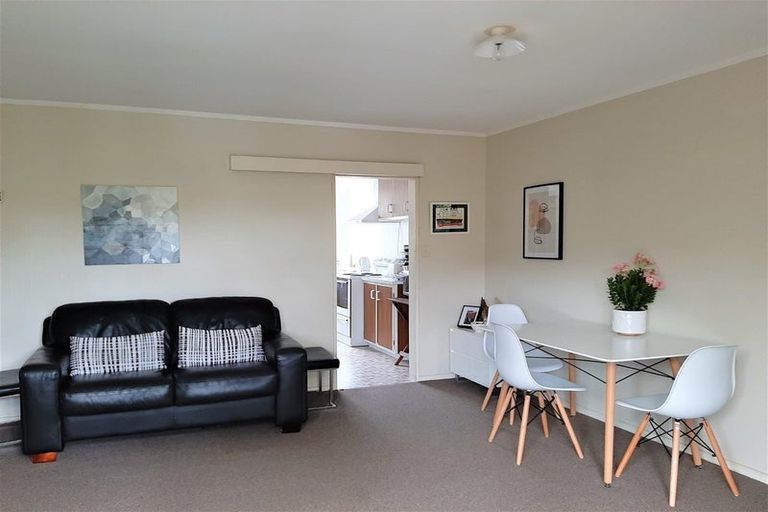 Photo of property in 3/2 Burdendale Grove, Churton Park, Wellington, 6037
