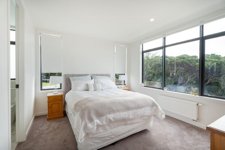 Photo of property in 2 Skysail Lane, Whitby, Porirua, 5024