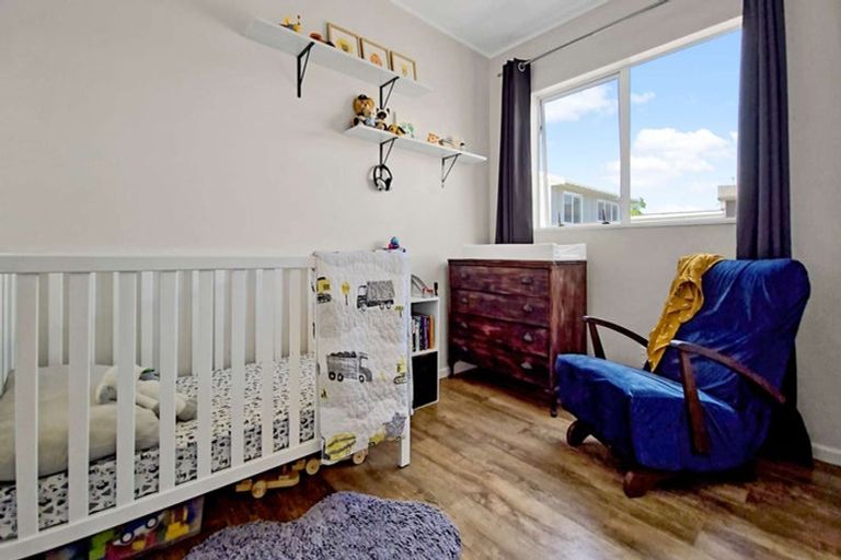 Photo of property in 2/137 Awaroa Road, Helensville, 0800