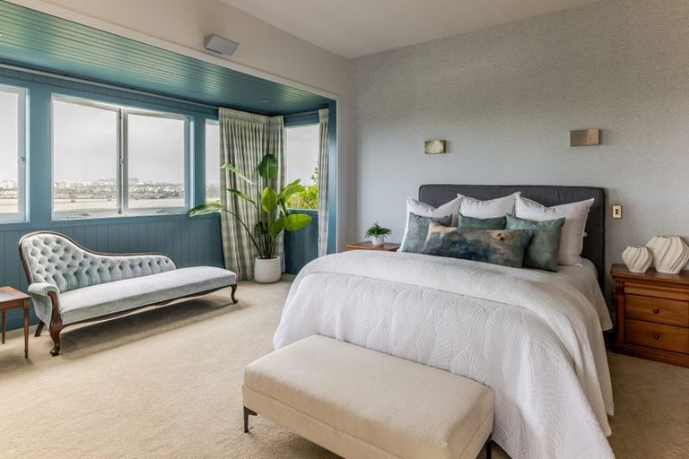 Photo of property in 14 Hinemoa Terrace, Birkenhead, Auckland, 0626