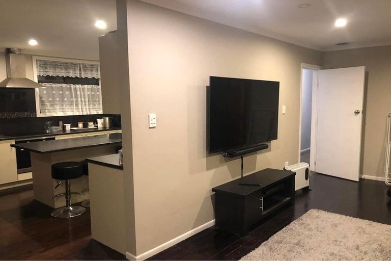 Photo of property in 10 Worcester Place, Cannons Creek, Porirua, 5024