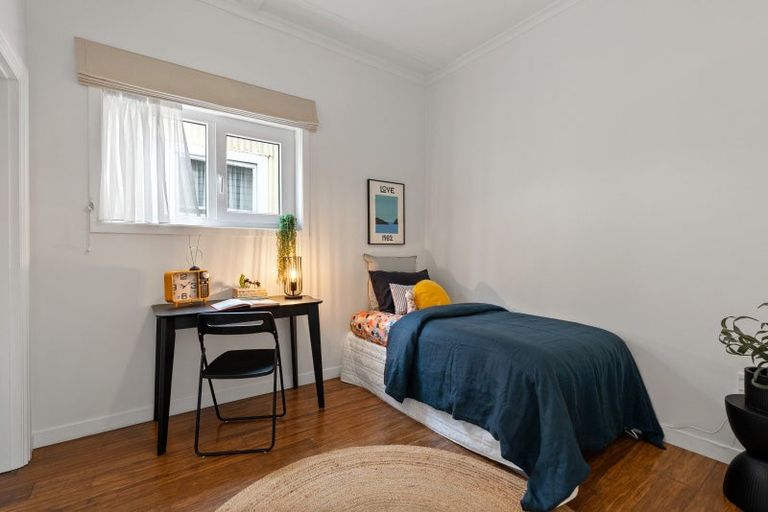 Photo of property in 17 Rolleston Street, Mount Cook, Wellington, 6021