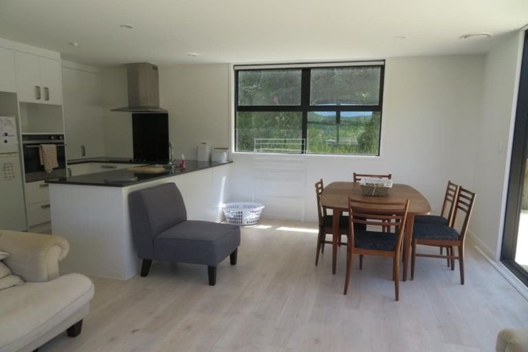 Photo of property in 16 Appleton Place, Karori, Wellington, 6012