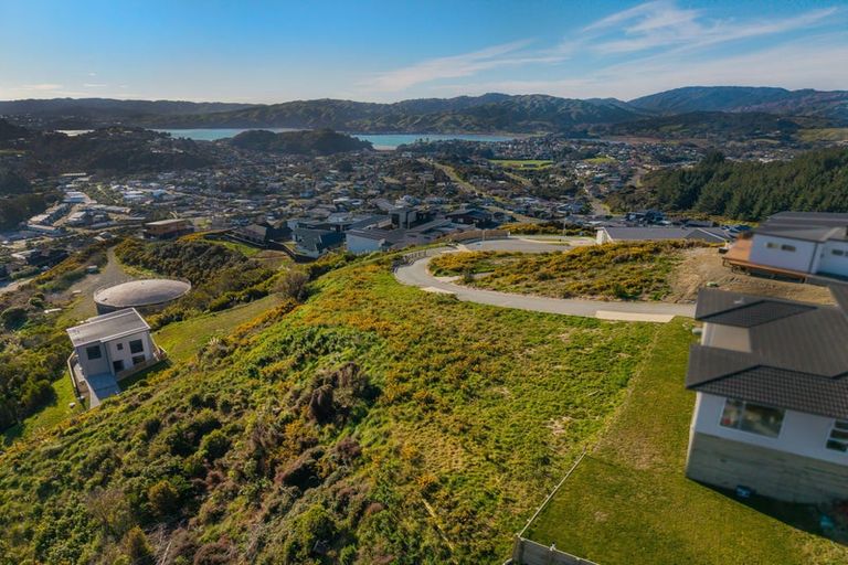 Photo of property in 4 Stunsail Lane, Whitby, Porirua, 5024