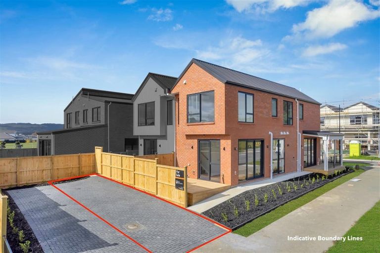 Photo of property in 16 Waimarie Drive, Karaka, 2578